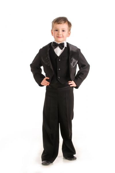 Черный фрак нарядный костюм для мальчика